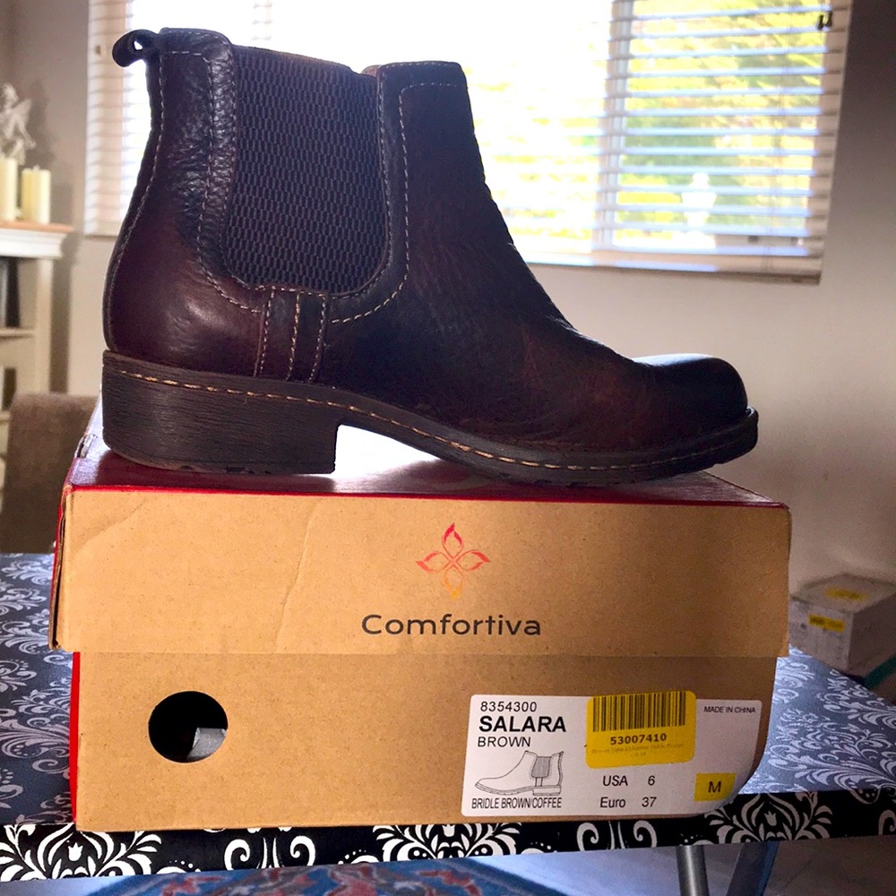 Comfortiva Brown Salara Ankle Boot Sz 6